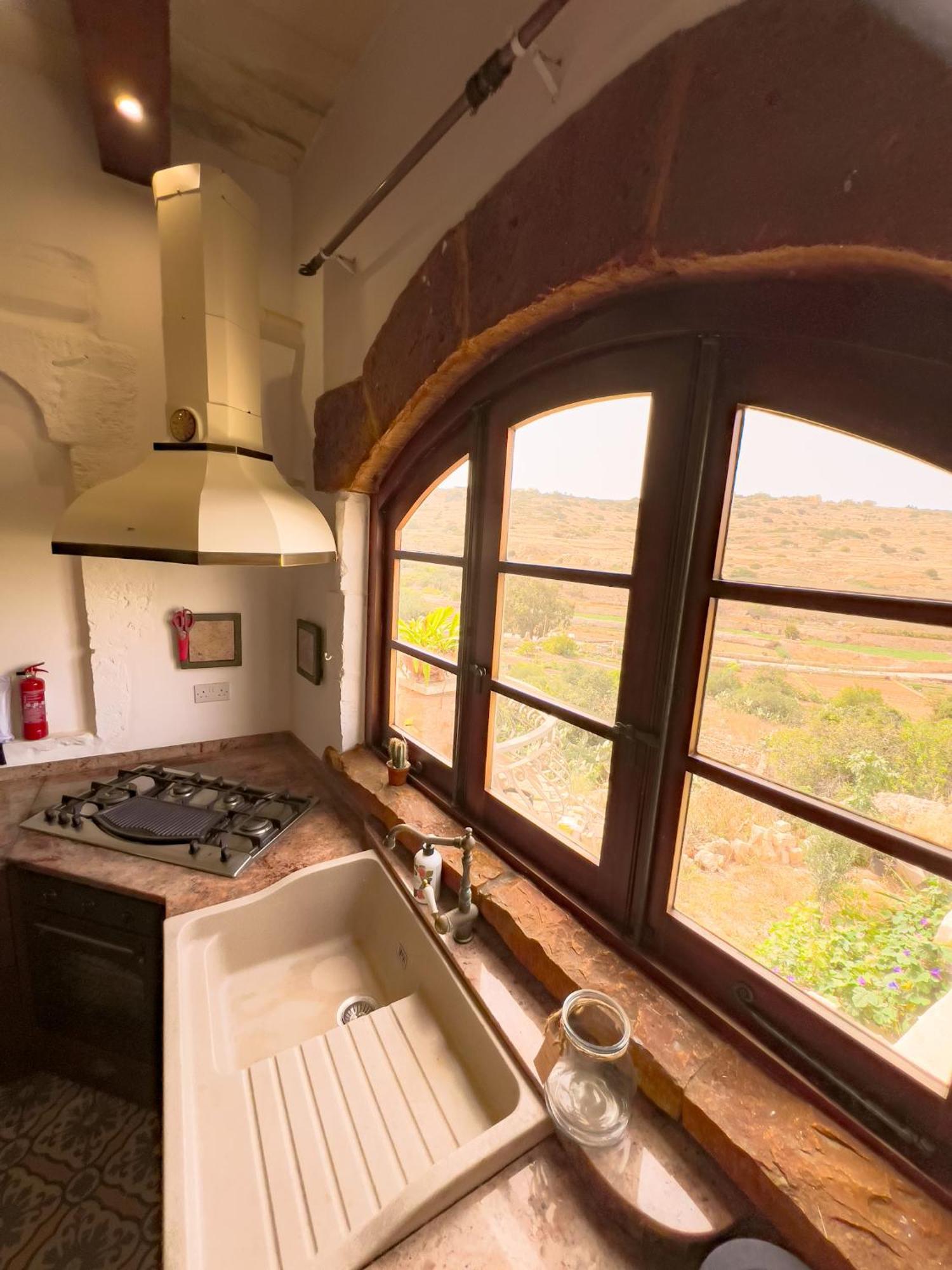 Traditional Maltese Home By Ma Properties Сейнт Полс Бей Екстериор снимка