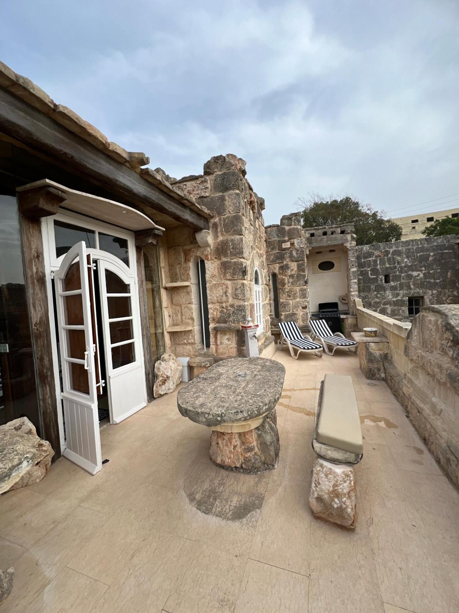 Traditional Maltese Home By Ma Properties Сейнт Полс Бей Екстериор снимка