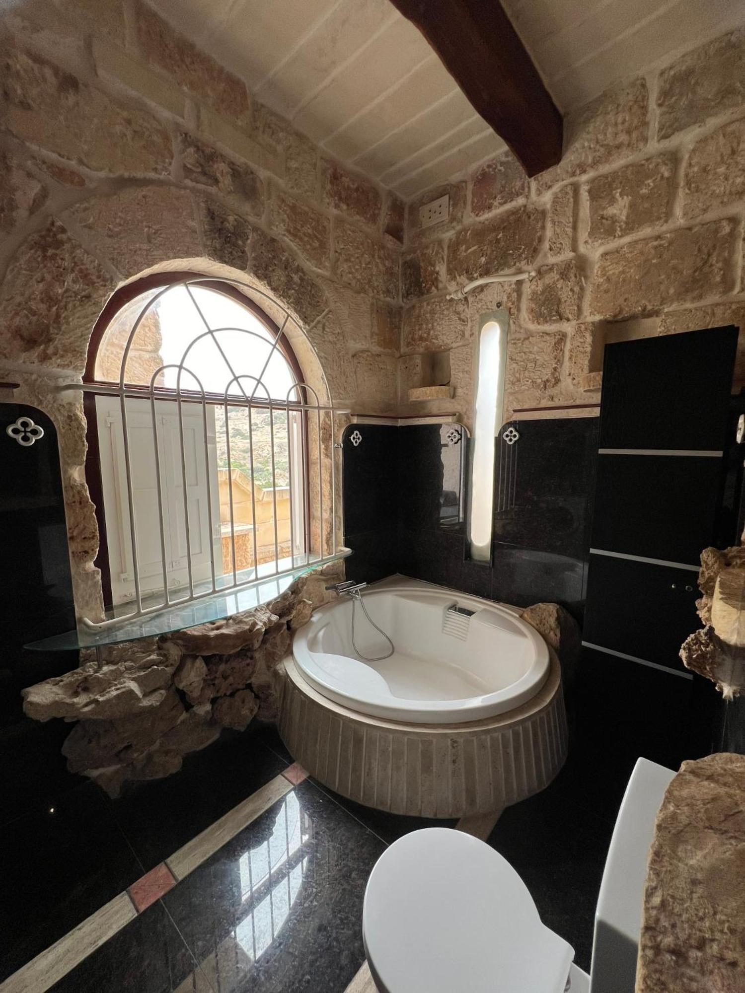 Traditional Maltese Home By Ma Properties Сейнт Полс Бей Екстериор снимка