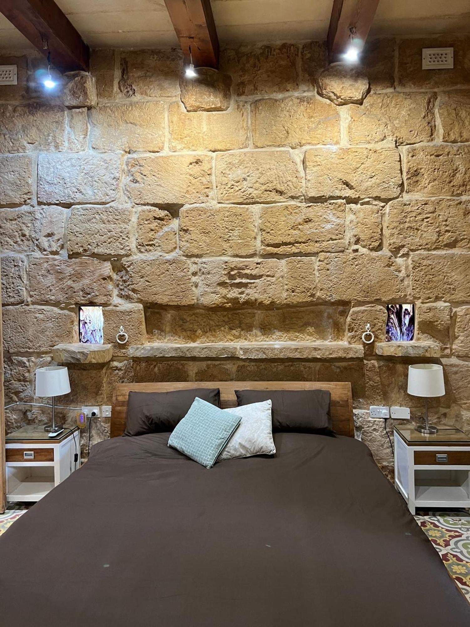 Traditional Maltese Home By Ma Properties Сейнт Полс Бей Екстериор снимка