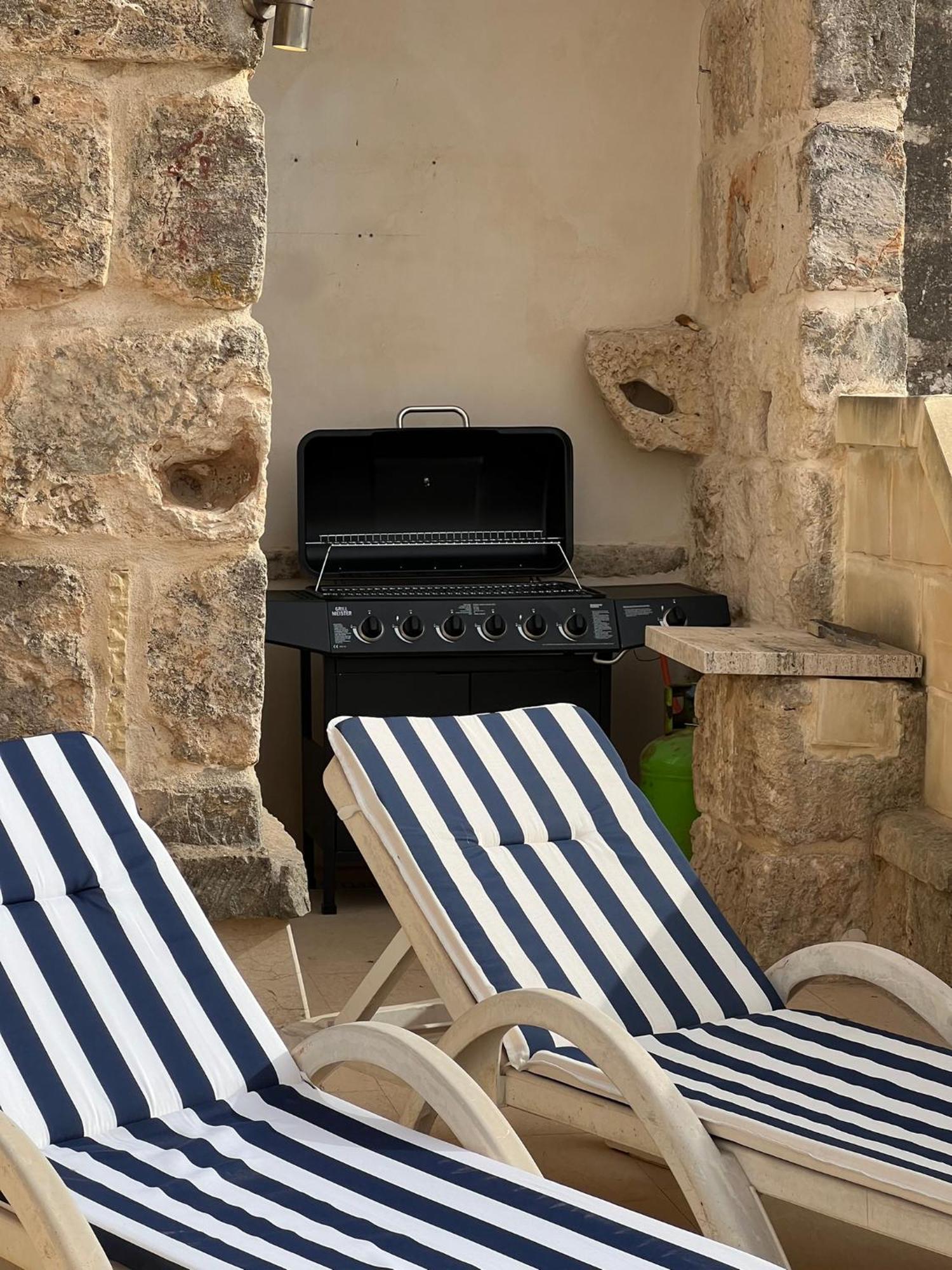 Traditional Maltese Home By Ma Properties Сейнт Полс Бей Екстериор снимка